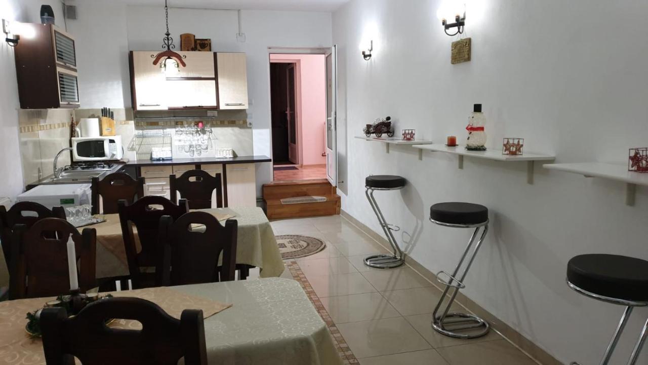 Casa Nicoladis Leilighet Zărneşti Eksteriør bilde