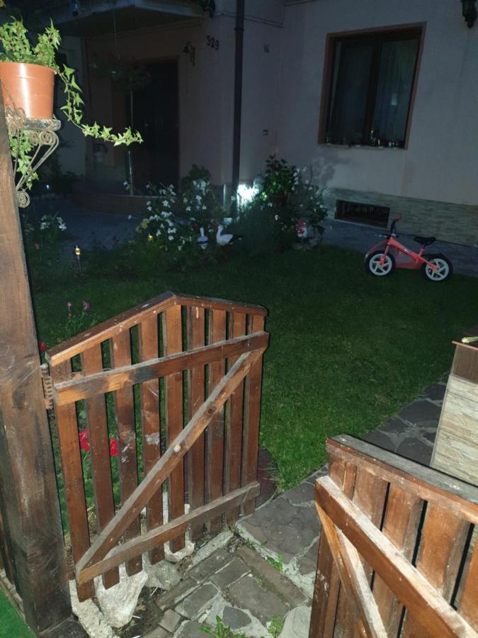 Casa Nicoladis Leilighet Zărneşti Eksteriør bilde