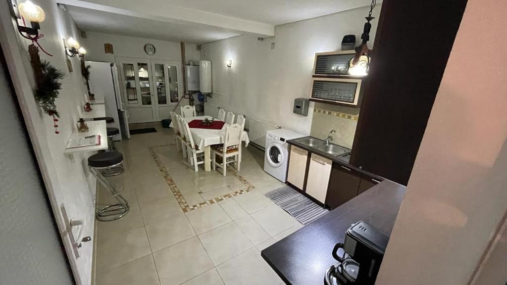 Casa Nicoladis Leilighet Zărneşti Eksteriør bilde